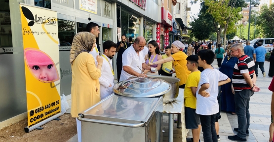 Özel Siirt İbni Sina Hastanesi Aşure Dağıttı