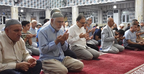 Siirt’te Gençler ve Aileler Sabah Namazında Buluştu