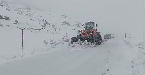 Siirt’te Ekipler Karla Mücadele Çalışmalarını Sürdürüyor