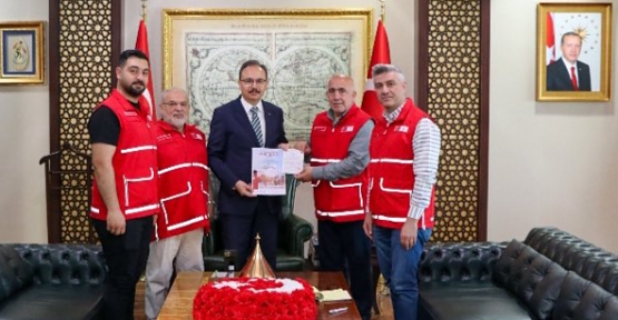 Vali Kızılkaya, Türk Kızılayı Siirt Şube’sine Kurban Bağışı Yaptı