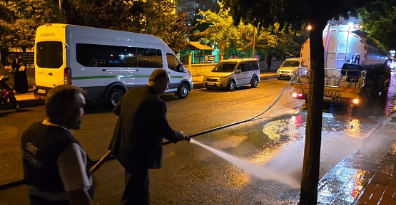 Belediye Eş Başkanı Kaysi, Personelle Temizlik Yaptı