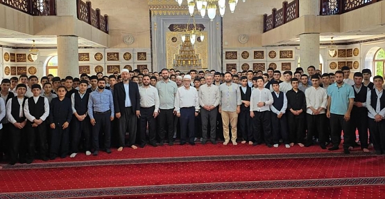 Diyarbakır'da Hafızlık Sınavını Tamamlayan Öğrencilere Komisyondan Ziyaret