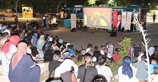 Siirt’te Çocuklar Açık Hava Sineması Etkinliğine Yoğun İlgi Gösterdi