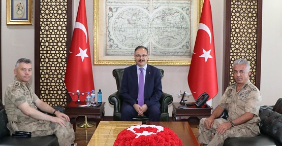 Vali Kızılkaya, Halef Selef İl Jandarma Alay Komutanlarını Kabul Etti