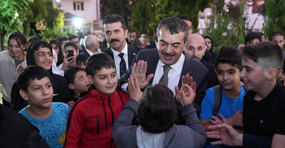 Milli Eğitim Bakanı Yusuf Tekin, Sancaklar Ortaokulunu Ziyaret Etti