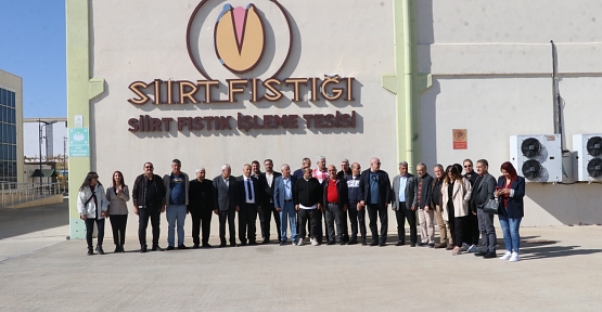 Siirt’e Çıkarma Yapan Gazeteciler Fıstık Fabrikasını Gezdi