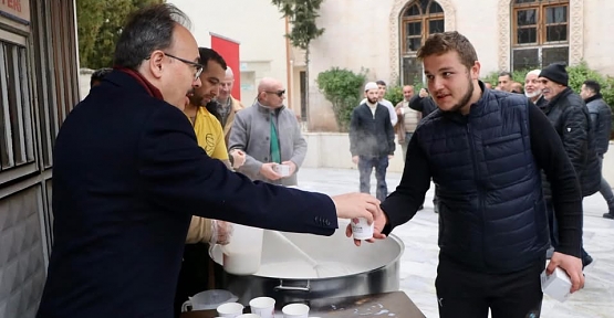 Vali Kızılkaya, Vatandaşlara Kandil Simidi ve Salep İkram Etti