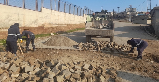 Siirt Belediyesi Fen İşleri Müdürlüğü Yol Tadilat Çalışmalarını Sürdürüyor