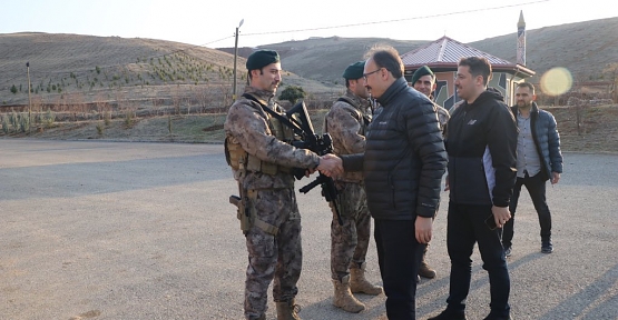 Vali Kızılkaya, Özel Harekat Polisleriyle Buluştu