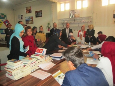 Siirt Üniversitesi, Baykan'da Kitap Dağıttı