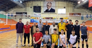 SİİRT BELEDİYESİ ERKEK VOLEYBOL TAKIMI HAZIRLIKLARI SÜRÜYOR 