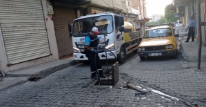 Siirt Belediyesi Atıklar Nedeniyle Tıkanan Kanalları Temizliyor