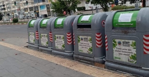 Siirt Belediyesi Kenti Daha Yaşanabilir Kılmak İçin Çöp Konteynerlerini Yeniliyor