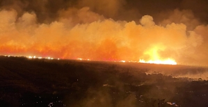 Siirt Tuzkuyusu Köyü'nde Yıldırım Düşmesi Sonucu Yangın Çıktı