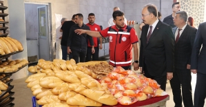 Vali Kızılkaya, Abdulhamid Han Mesleki ve Teknik Anadolu Lisesi Endüstriyel Ekmek Üretim Tesisini Ziyaret Etti